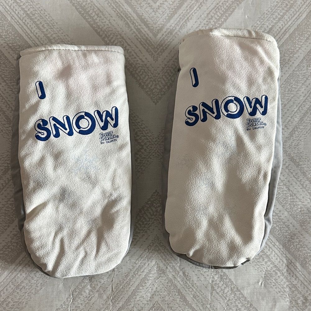 Freezh Freakies ‘I Love Snow’ White and Gray Mittens